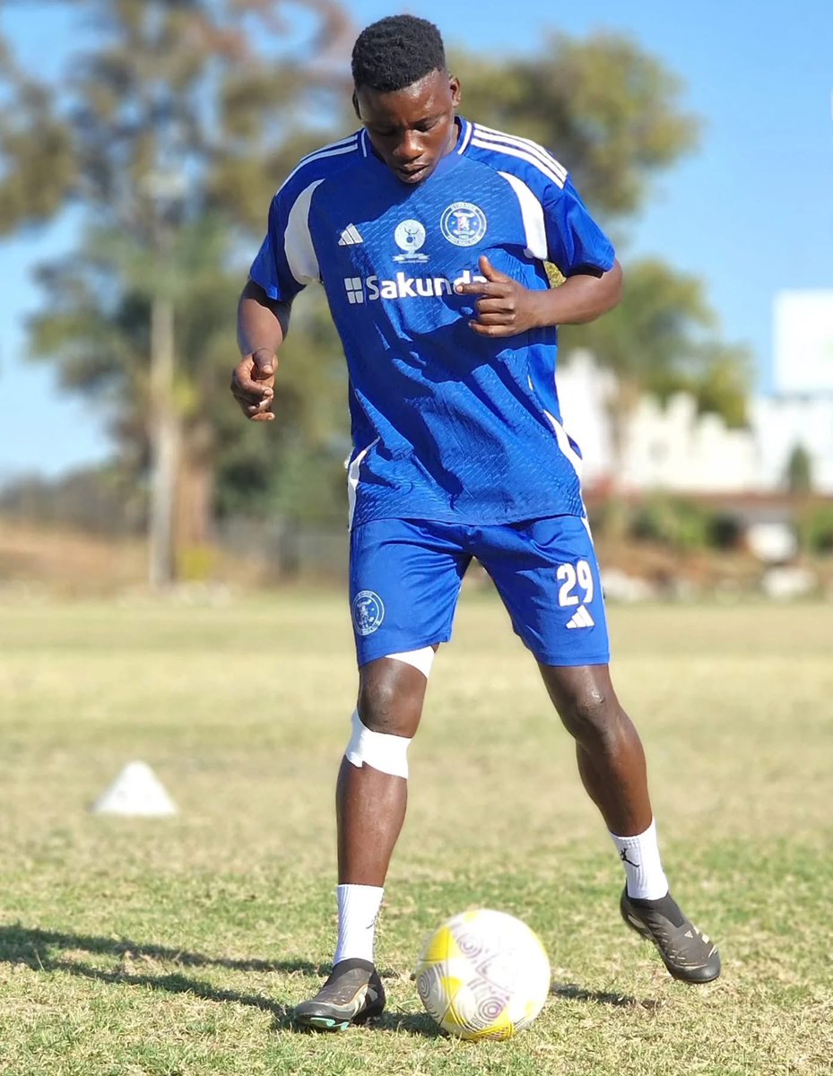 DynamosFC1963's tweet photo. Recovering together with Wednesday in mind 🤝

#DeMbare #Chazunguza #HainaNgozi https://t.co/aRY4IZrGNR
