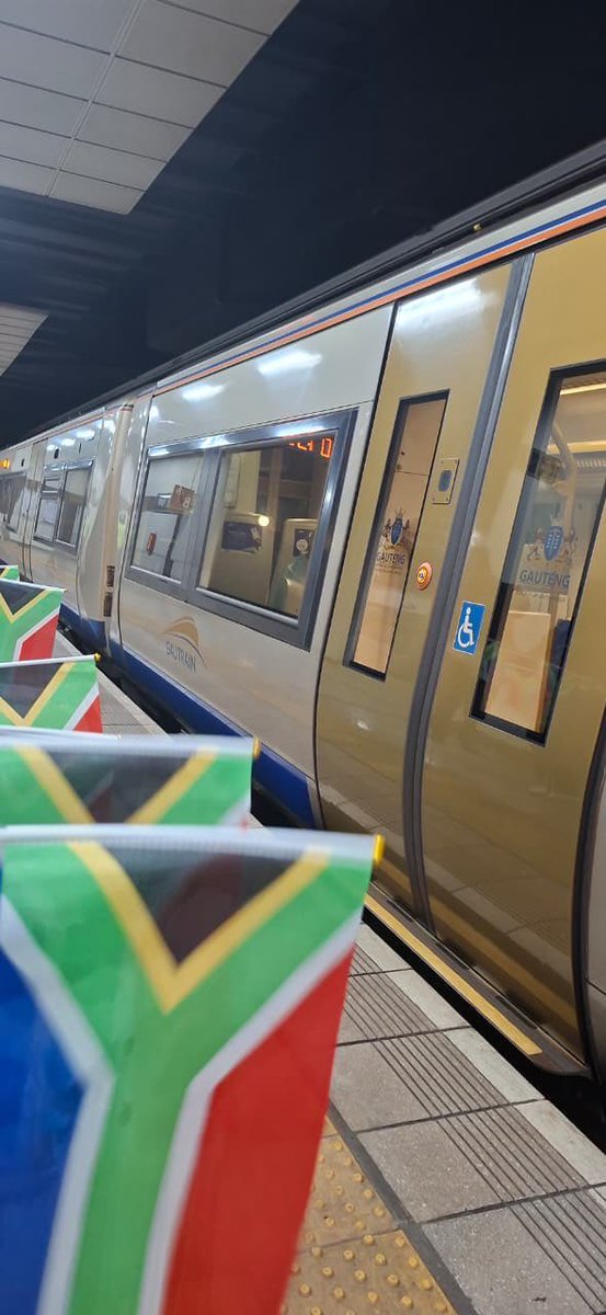 Jamani_Khanyi's tweet photo. Moving Gauteng forward, one trip at a time😊. Gautrain's efficiency is 💯.Exploring the city, stress-free . #GautrainJourneys
#WhyItMatters
#Gautrain16YearsInMotion
#GautrainTransportPlug https://t.co/zx2jdTLk1R