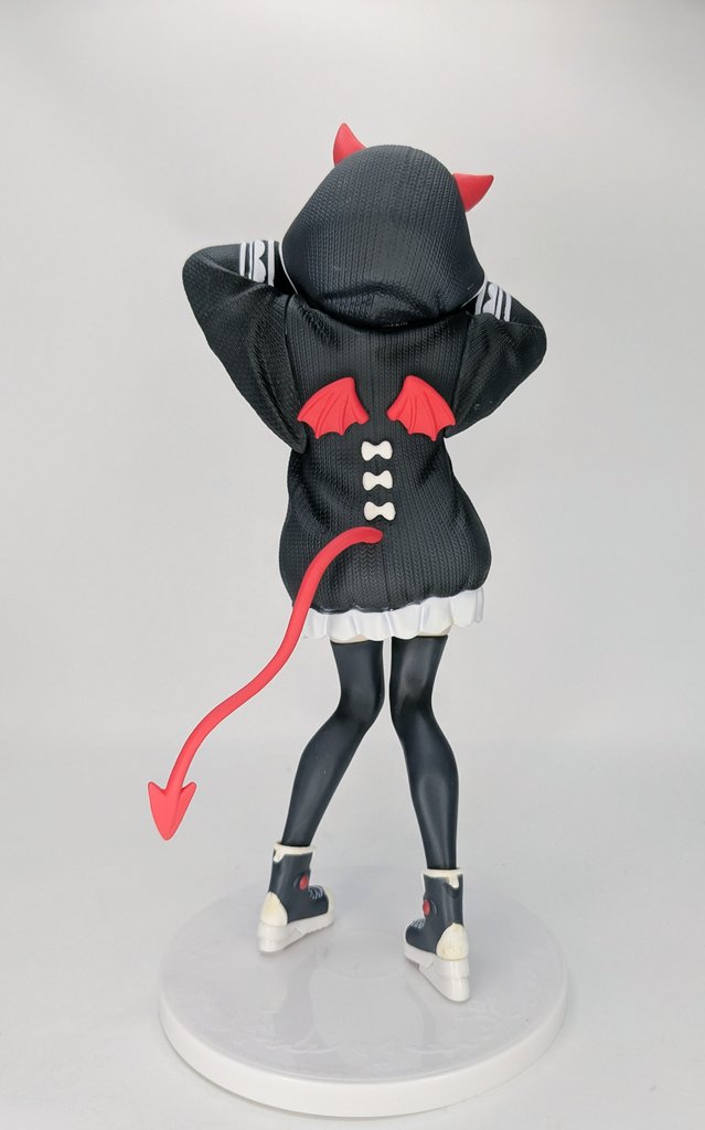 infomoja's tweet photo. Re：ゼロから始める異世界生活
１番くじ 〜冬に舞い降りた少女たち～
B賞　だぼパーカーフィギュア
レム

こちらはお宝市場 満Ｑ 葛島店にて220円で購入しました。先日、爆買いしたよーってポストしたら「だぼパーカー200円は買い」とのコメントを頂いたので調べてみたら１番くじなんですねコレ。 https://t.co/oOl2k95aRq