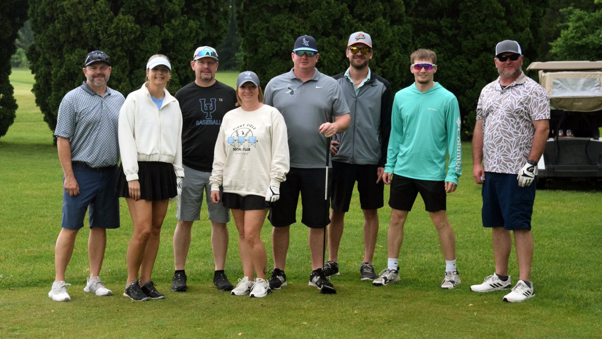 UIUPeacocks's tweet photo. 🦚: THANK YOU to everyone who came out and supported Upper Iowa Athletics this past Friday at the 31st Annual Peacock Classic! We appreciate all of the people and sponsors who helped support our 400+ student-athletes and 16 athletic programs!

#FeathersUp https://t.co/ADzh6ktAlD
