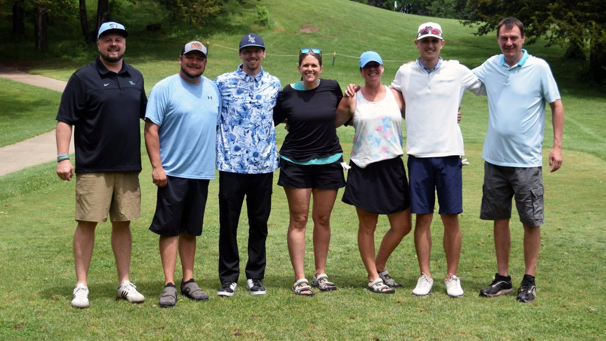 UIUPeacocks's tweet photo. 🦚: THANK YOU to everyone who came out and supported Upper Iowa Athletics this past Friday at the 31st Annual Peacock Classic! We appreciate all of the people and sponsors who helped support our 400+ student-athletes and 16 athletic programs!

#FeathersUp https://t.co/ADzh6ktAlD