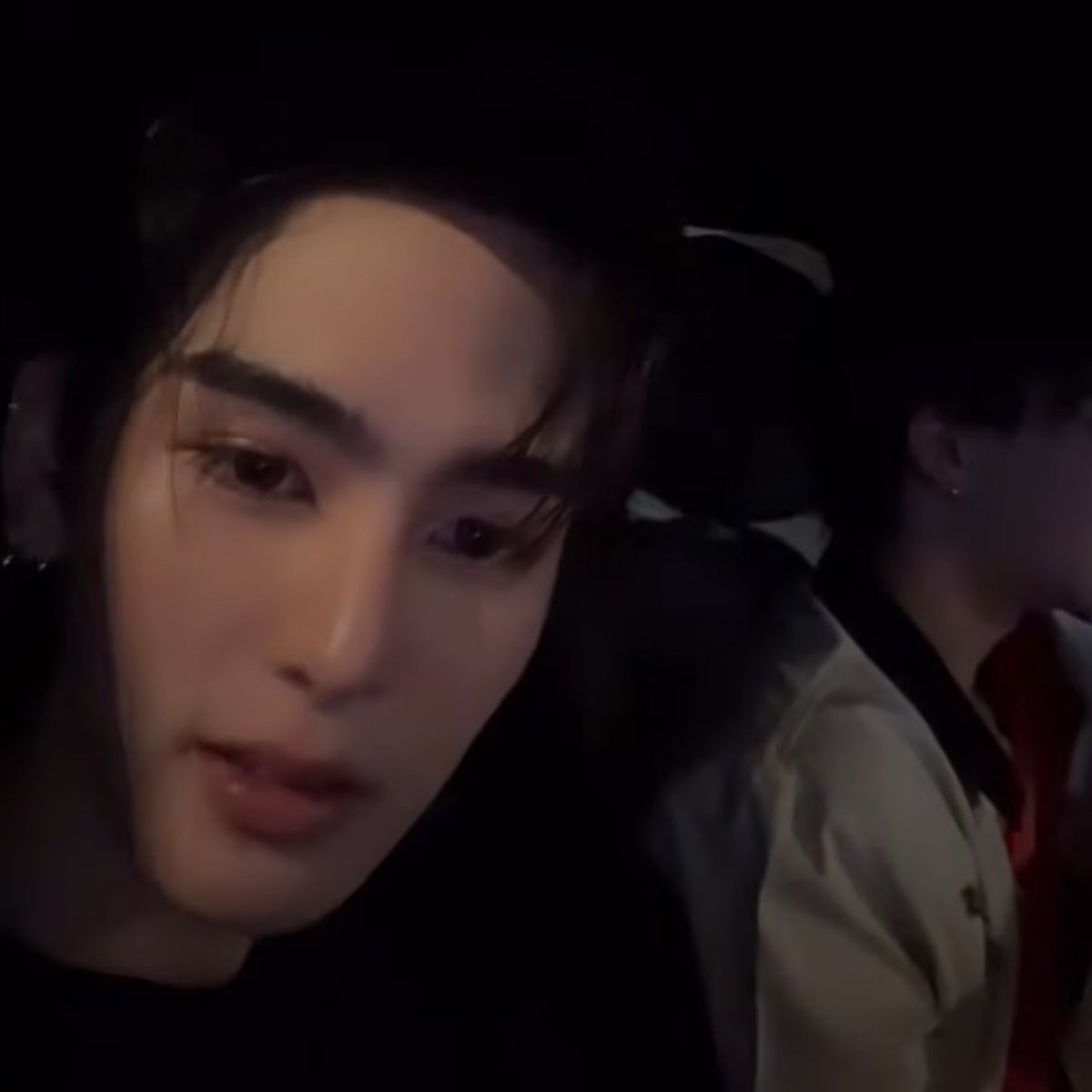 gardenfleurs's tweet photo. ตุ๊กตาหน้ารถคุณเพิร์ธน่ารักจริง ๆ ㅠ ㅠ ♡ https://t.co/EOwPAHp3nw