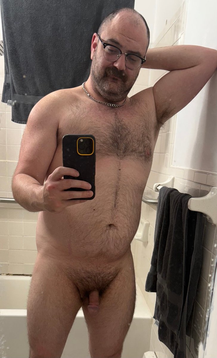 beartender22's tweet photo. Arm up. You know where your nose belongs. #pits #armpits #musclepits #muskypits #hairypits #malearmpit #armpitlover #nsfw https://t.co/oF2I2sCuOy