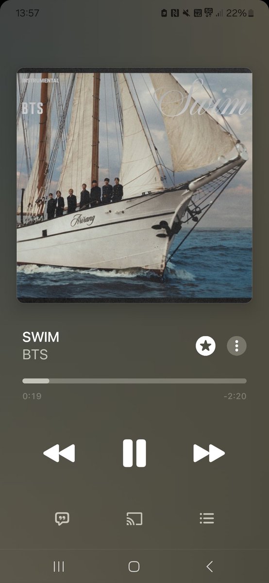 outroluffy's tweet photo. Me metí a ver el Top 100: Chile en Apple Music y salí toda tristona de ahí, pónganse las pilas porque no es posible que no seamos capaces de meter ni UNA canción de ARIRANG, los streams son ilimitados y aportan mucho más al chart de Billboard. https://t.co/LujyZgGVYm