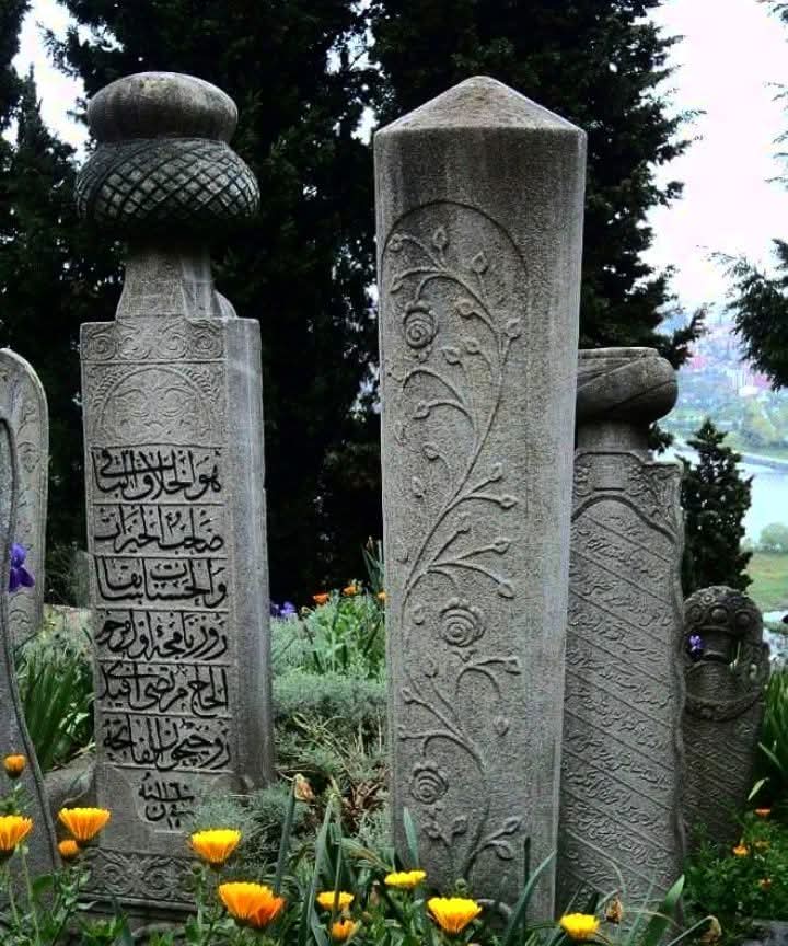 nidayisevim's tweet photo. Niyeti hâlis olunca kişinin,
Hayr olur âkibeti her işinin.

| Şair Eşref

📷 Kaşgârî Dergâhı Haziresi,
Eyüp Sultan'dan. https://t.co/zaU5szqi5f