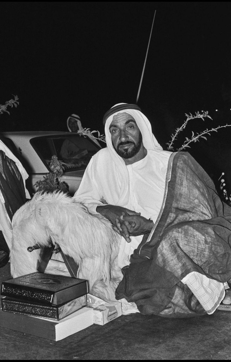 x2ivx's tweet photo. اللهم ارحم والدنا الشيخ زايد بن سلطان آل نهيان، وأسكنه فسيح جناتك. اللهم اجزه عن شعبه وأمته خير الجزاء، وأكرم نزله، ووسّع مدخله، واغسله بالماء والثلج والبرد، واجعل قبره روضة من رياض الجنة، وارفع درجته في عليين مع الصديقين والشهداء والصالحين. https://t.co/fuS38yPLHh