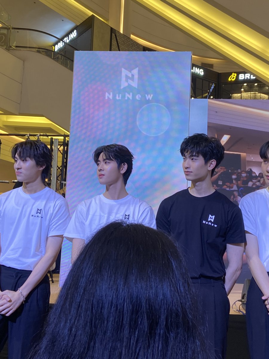 sanpercent_'s tweet photo. ไปหานิว 1st single โชคดีได้ลัคกี้เข้างาน แล้วอยู่ๆก็มีเด็กใหม่ดมดมายืนอยู่ข้างหน้า แช๊ะรูปเก็บมา แต่ถ้าเจอแบบคู่น่าจะงานอันนิ้ ตอนนั้นไปหาป๊า เห็นทมกมีตารางงานที่เดียวกันเลยแบบแว๊บไปแช๊ะรูปมา ตอนนั้นน้องก้องยังจัดฟันยุเลยย🥹🥹🥹 https://t.co/yeOIP4LihP