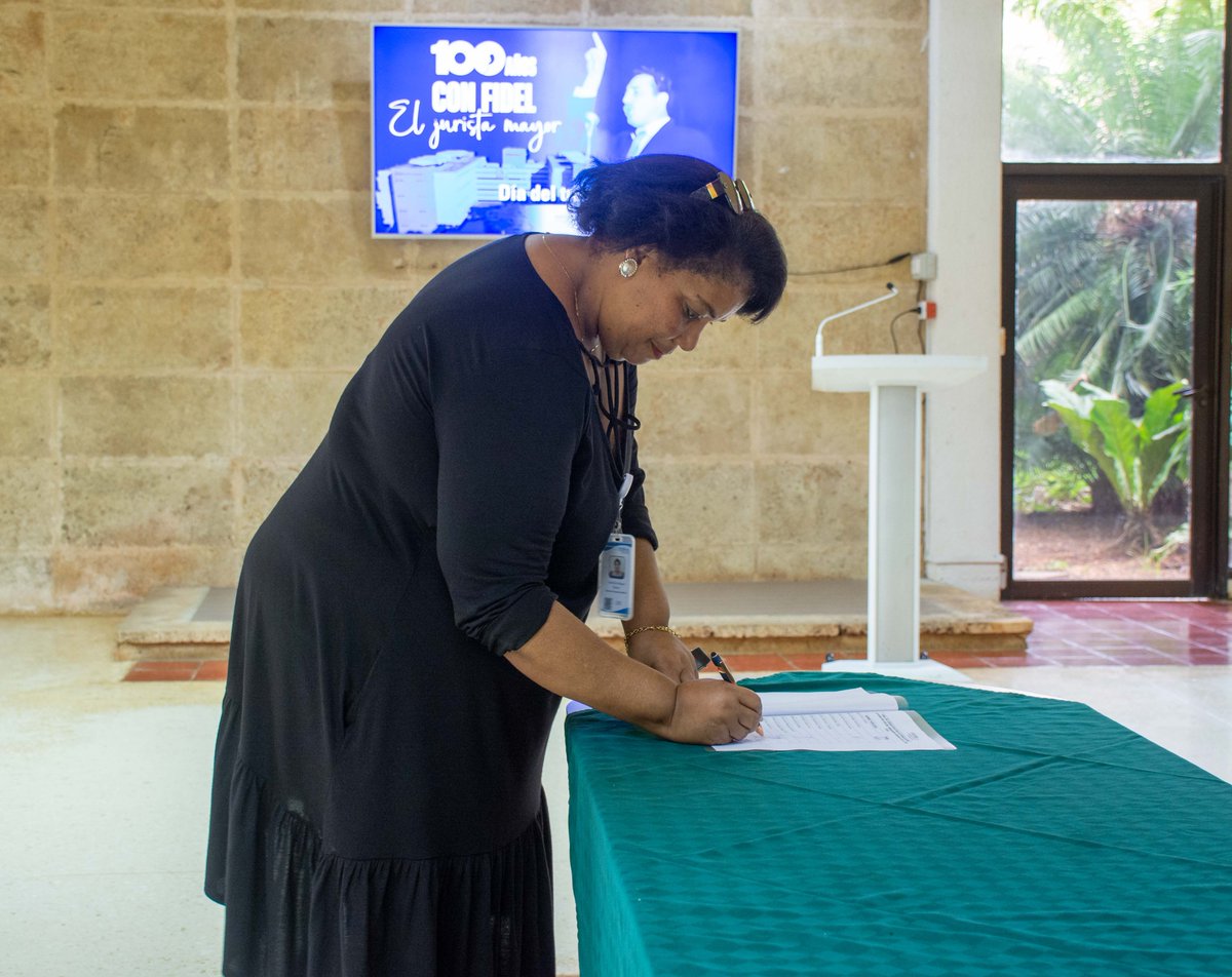 CIGBCuba's tweet photo. #CIGB40Años Celebramos el Día del Trabajador Jurídico en Cuba, con el compromiso de realizar nuestra labor con dedicación. Ratificamos nuestro compromiso con la firma del Código de Ética.
#DíaDelTrabajadorJurídico
#CienciaCubana https://t.co/5NHqzzXOQ7