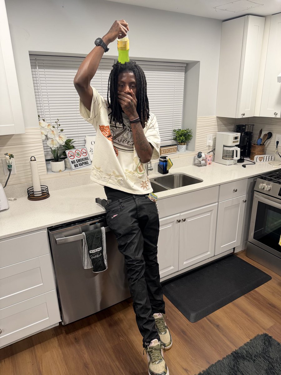 Sleazegod7's tweet photo. Drip Down 💧 https://t.co/CWibMxueyK