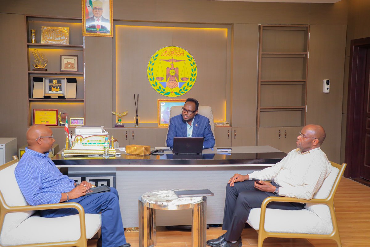 SLMoEM's tweet photo. Somaliland’s Energy Minister, Eng. Ahmed Jama Barre, hosted a World Bank delegation led by Eng. Paul today. They reviewed progress on the SESRP project, which is working to expand electricity across the country.
#Somaliland #Moem #Energy #SESRP #WorldBank #Infrastructure. https://t.co/61kSvoG0zs