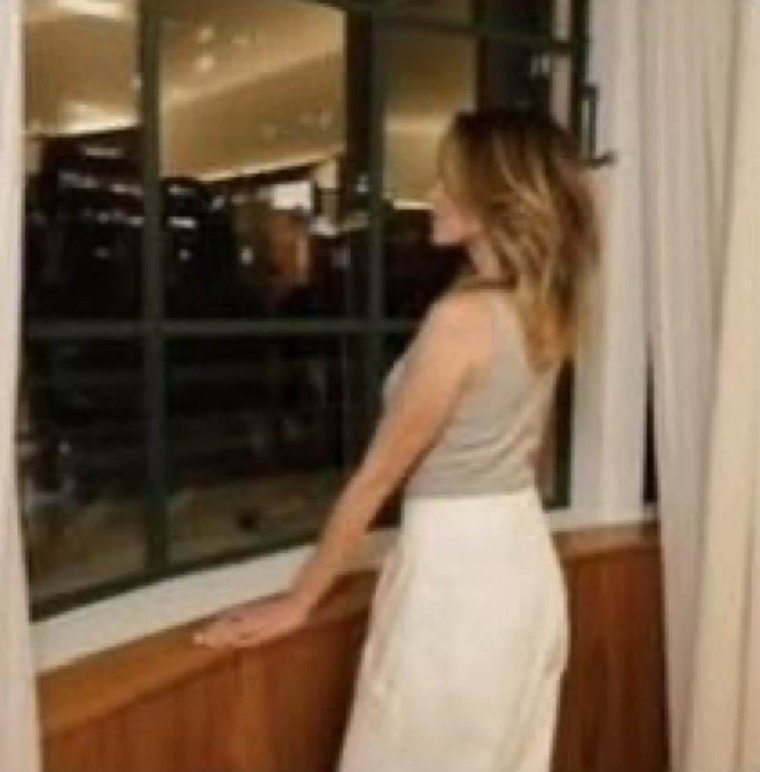 tuittajuIia's tweet photo. Ela com mais de 5 milhões na conta, passando o findi num hotel perfeituxo do RJ, deve tá muito preocupada com essas pautas de relevância mínima do Twitter, e vocês esquentando a cabeça https://t.co/5Pyf7IiUPT