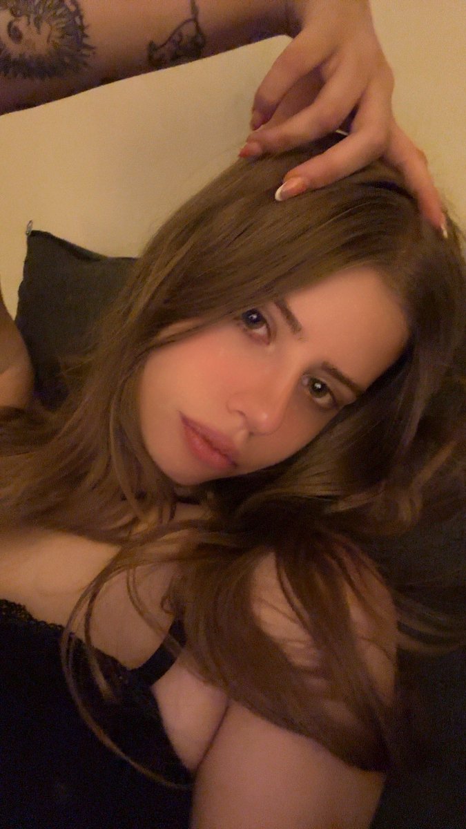 sofi ☾⋆⁺ 🐝 tweet media