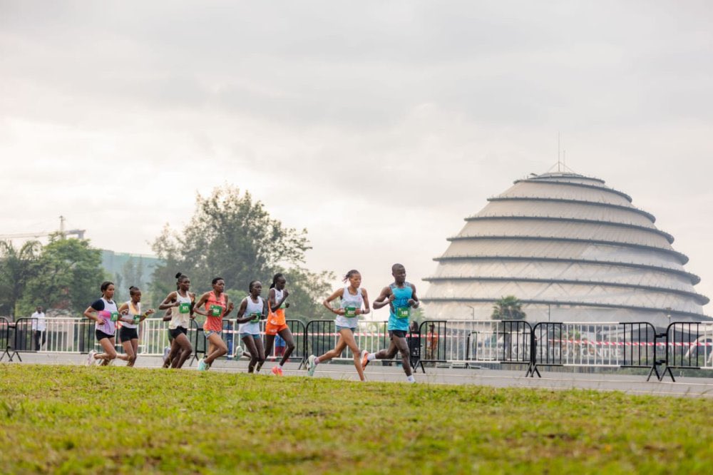 KigaliMarathon's tweet photo. Mu Nama y’Abaminisitiri yateranye kuri uyu wa Mbere,Minisitiri wa @Rwanda_Sports ,@nmukazayire yamenyesheje ko kuva tariki ya 13 kugeza ku ya 14 Kamena 2026,mu Rwanda hateganyijwe Isiganwa Mpuzamahanga ryitiriwe Amahoro,Kigali International Peace Marathon.

#KIPM2026 #Irun4Peace https://t.co/ctMjOeTt9P