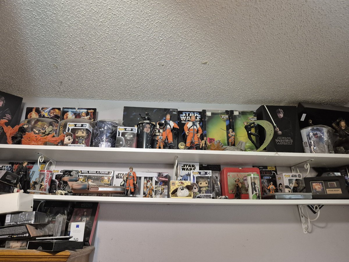 nocomohawk1995's tweet photo. I'm going to replace most of the stuff in the first photo with models like these in the second photo. I'll keep done of the stuff up, like the Hot Toys figures. But the models are better. https://t.co/c3EFVkFYUW