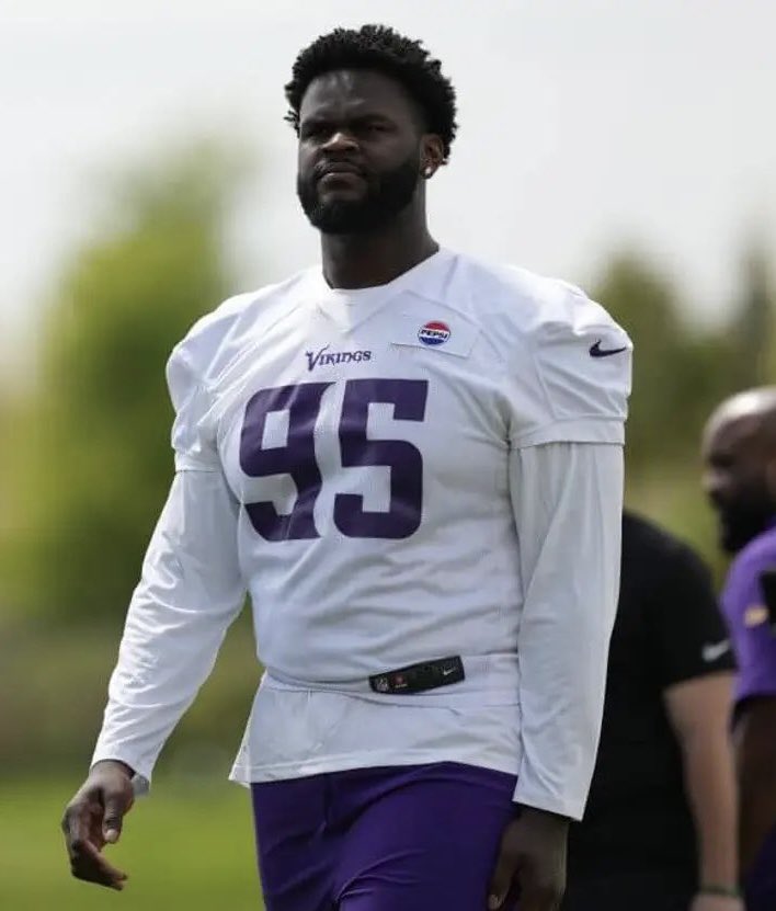 vikingzfanpage's tweet photo. #Vikings GM Nolan Teasley on Caleb Banks:

“Talented. Not a lot of people on the planet walk around looking like him with the athletic ability he has.”

(Via @KFAN1003) https://t.co/BeogZGnSOM