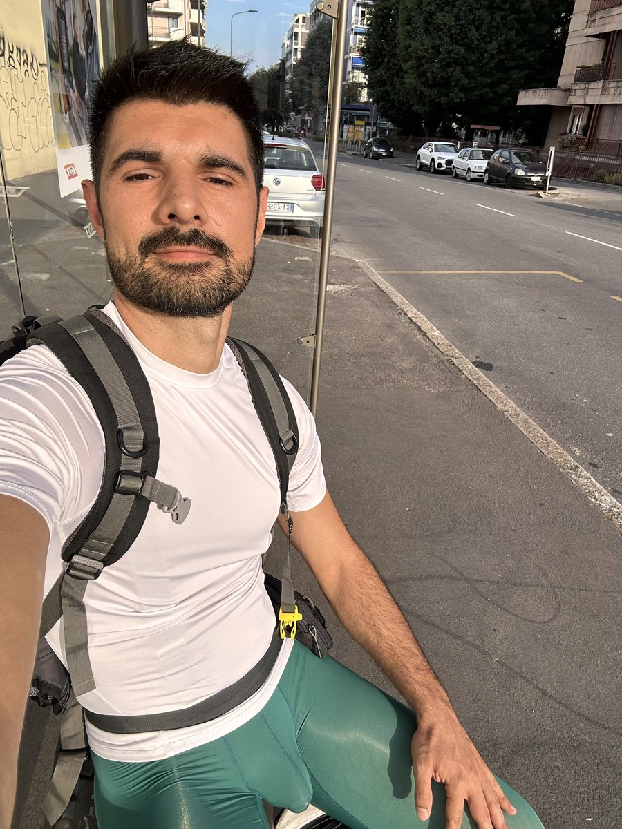 Granbig989's tweet photo. Dite che si notava? 😜😈 https://t.co/rNXXuWdBD5