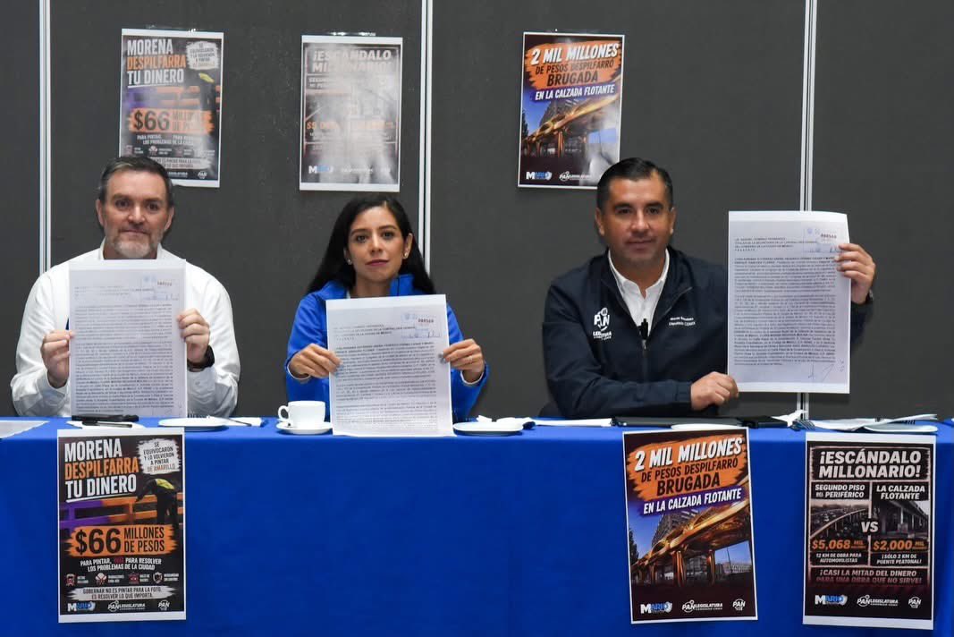 MarioESanchezF's tweet photo. 📣 Más de 66 millones de pesos en ajolotizar la CDMX y las ocurrencias de @ClaraBrugadaM le pegan directo al bolsillo de las y los ciudadanos.

¡Hoy vamos a presentar otra denuncia en la Contraloría contra la empresa que pintó de morado y luego otra vez de martillo! https://t.co/TIo2ug5HMe