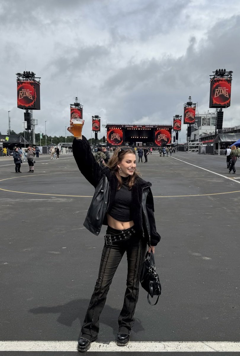 ThisIsMyIllMind's tweet photo. I actually got to enjoy the show yesterday when the guys weren’t on stage. 

Living my best “rockstar” life, one show at a time. https://t.co/lxkDLvkhhN