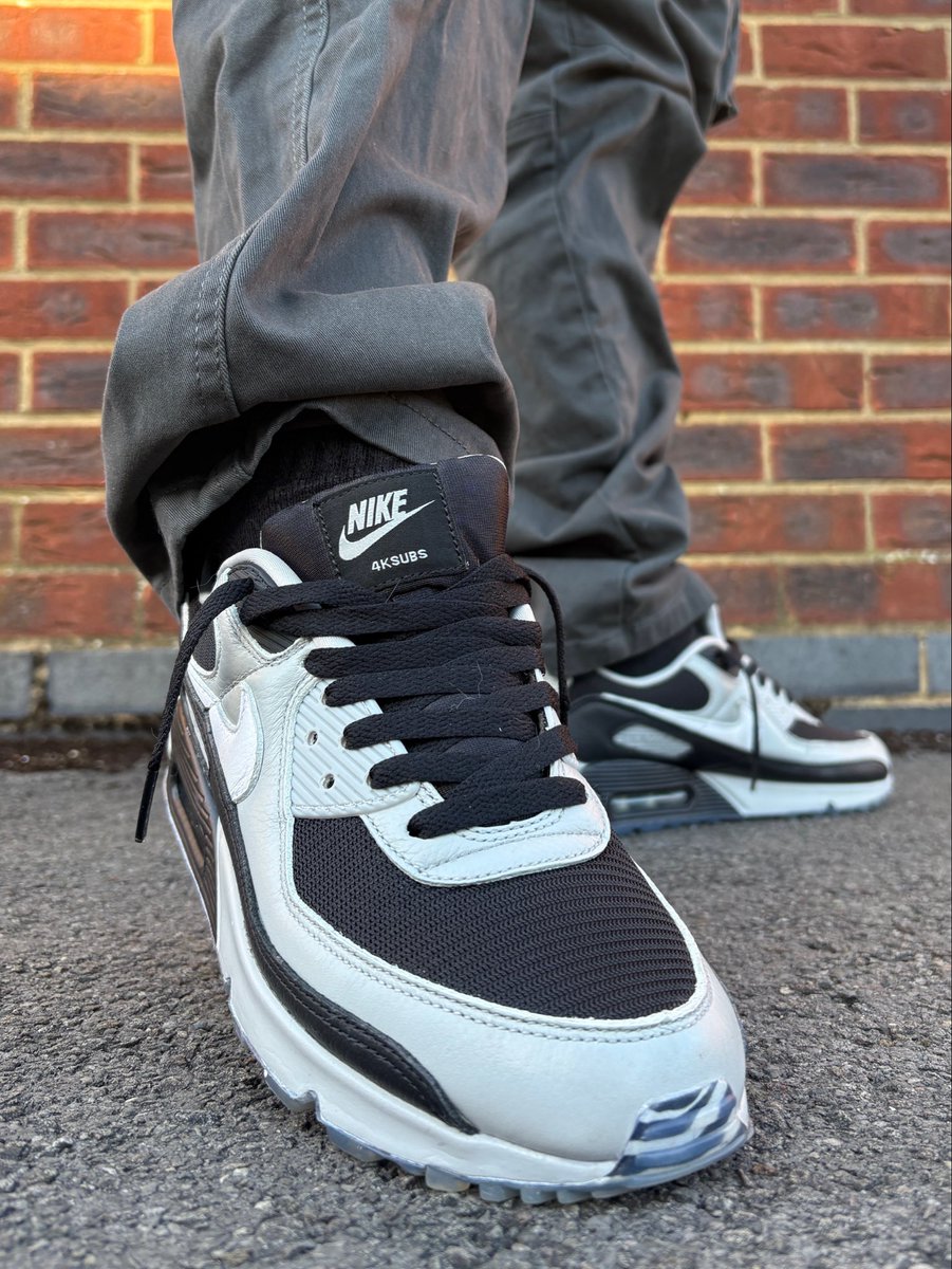 ryanskicks1's tweet photo. #KOTD Just got called a “grandad sneakerhead” 😂 If that means better taste, knowing the history, and valuing quality over trends? Sign me up. These aren’t old man shoes — they’re classics. made this pair of the top of the dome to celebrate hitting 4000 subscribers on YouTube 💯 https://t.co/V4Vf7jpPGy