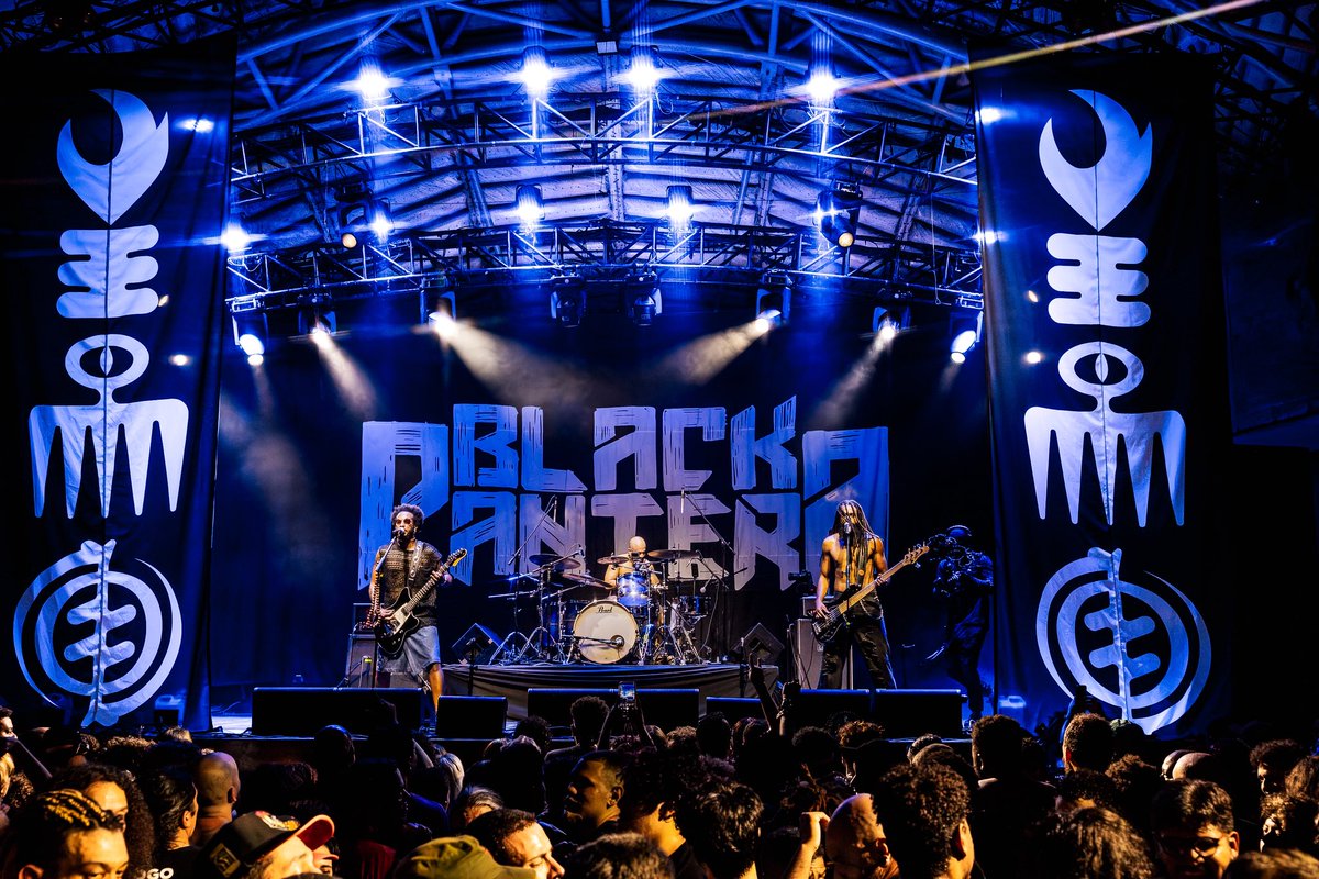 deckdisc's tweet photo. 1 mês de Resistência! Ao Vivo no Circo Voador 🖤 @blackpanterabr https://t.co/k2ENbXu4s6
