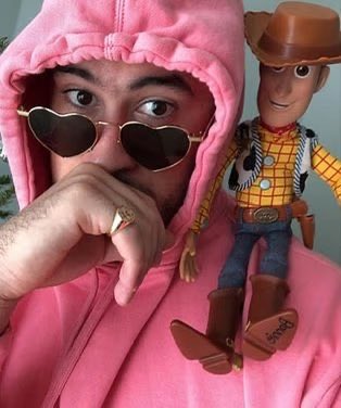 AccessBadBunny's tweet photo. The premiere of Toy Story 5 takes place tomorrow in Los Angeles and Bad Bunny is expected not to attend due to his series of concerts in Madrid. https://t.co/sRL9AMLI2x