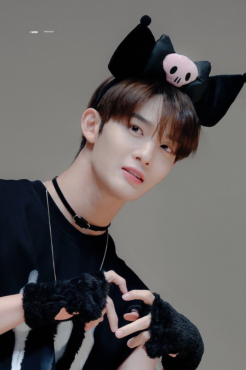 Resurrection11w's tweet photo. 저는 쿠로미와 배진영 조합을 좋아합니다 https://t.co/99q010zZQZ