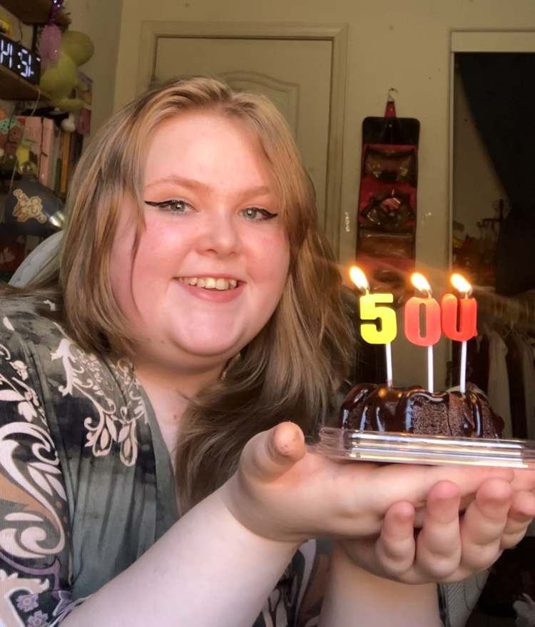 alyssaonscreen's tweet photo. tysm for 500 subs!! https://t.co/lCSC17AHGi