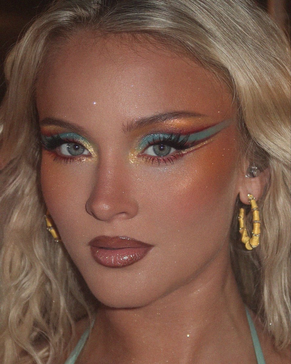 sophiasinotx's tweet photo. glam by me on @zaralarsson 🪼 https://t.co/CrLCj57xzh
