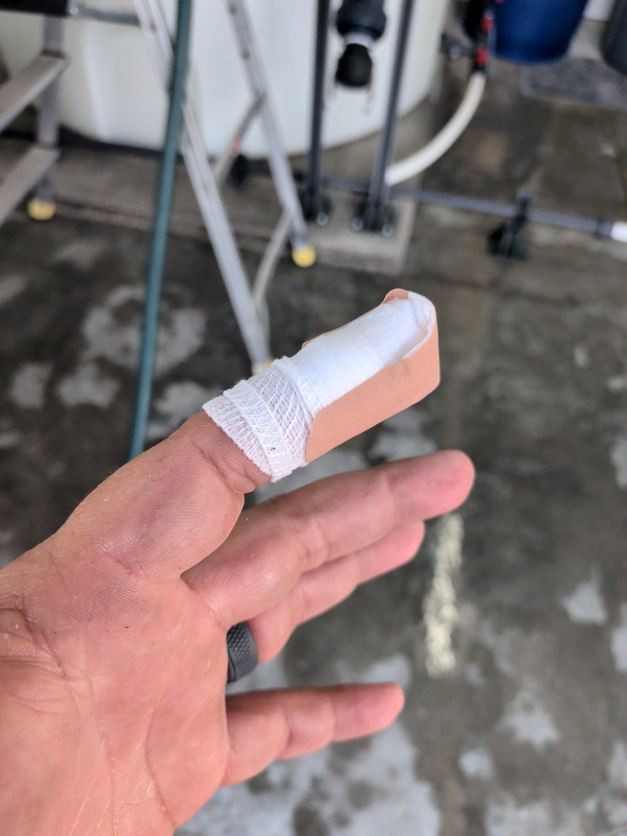 justhamray's tweet photo. Two things learned:
1. Do not hold worm clamp whilst tightening. 
2. Do not tighten worm clamp with Milwaukee impact driver. https://t.co/txtzrrLvgF