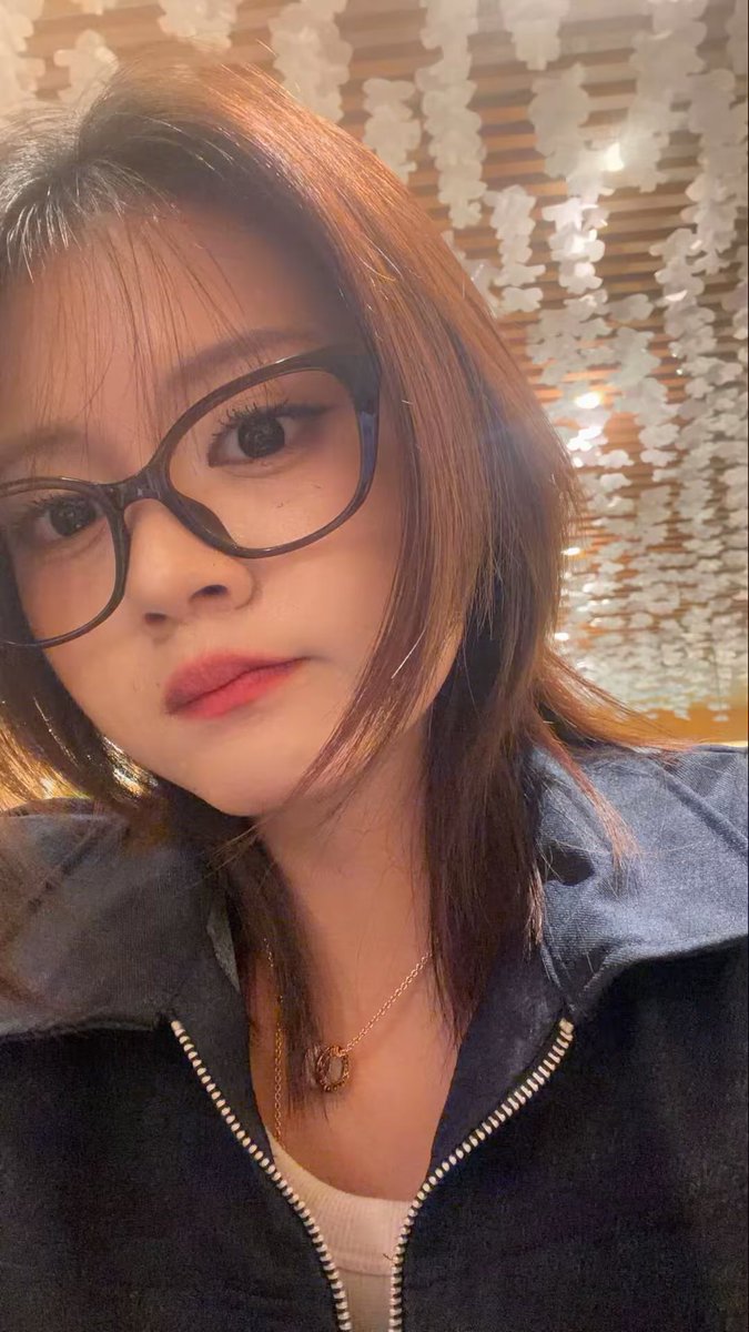 A_ChristyJKT48's tweet photo. lg nunggu mam, km lg ap mniez https://t.co/Jo9KtYUl0H