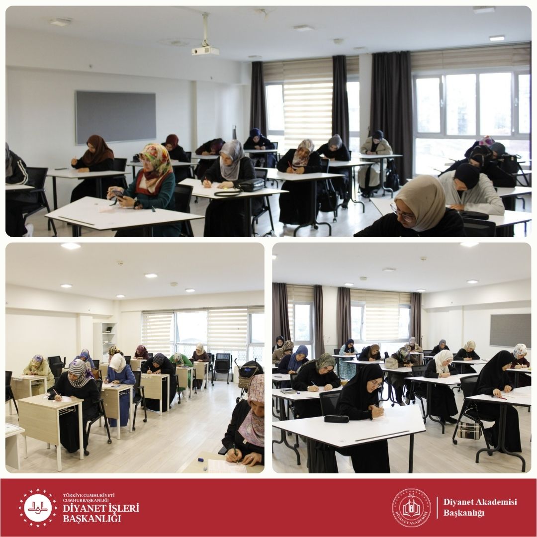 DibAkademi's tweet photo. 📍4-6 Yaş Kur’an Kursu Sertifika Eğitimi Tamamlandı
👉Başkanlığımız tarafından, 4-6 yaş grubu Kur’an kurslarında görev yapan Kur’an kursu öğreticilerinin mesleki bilgi, beceri ve pedagojik formasyonlarını geliştirmek amacıyla düzenlenen “4-6 Yaş Kur’an Kursu Sertifika Eğitimi-1” tamamlandı.
👉Toplam 400 krediden oluşan ve hibrit eğitim modeliyle yürütülen program Diyanet Akademisi Merkezlerinin koordinasyonunda 27 Ekim 2025 – 13 Şubat 2026 tarihleri arasında gerçekleştirildi.
👉Alanlarında uzman akademisyenler ve eğitimciler tarafından verilen ders ve seminerlere ilk grupta 80 personel katılım sağladı. Katılımcılar, çocuk gelişimi, din eğitimi, iletişim becerileri ve sınıf yönetimi gibi mesleki yeterliliklerini destekleyen çeşitli eğitimlerden geçti.
👉Program, gerçekleştirilen yazılı sınavın ardından tamamlandı.