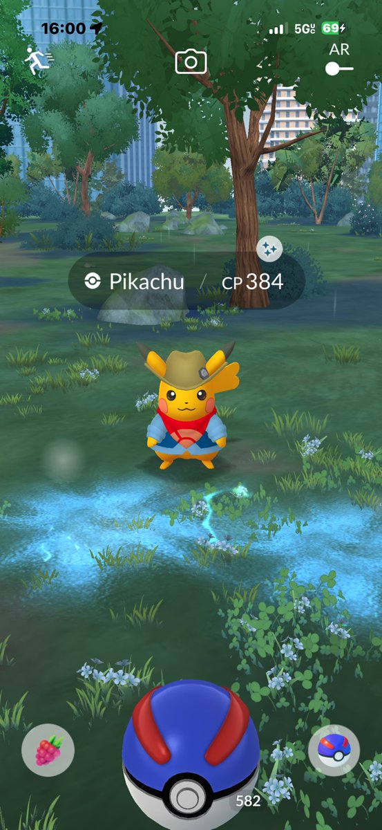 _iBE4R's tweet photo. @brandontan91 It was amazing meeting you this weekend! Best catch was shiny excavator pikachu! https://t.co/fCUsjUq34c