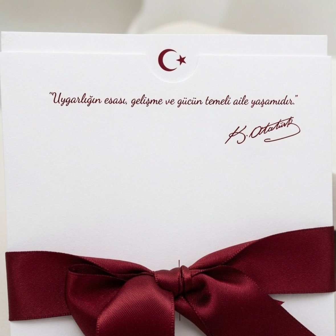gusholderhaber's tweet photo. Bir çiftin düğün davetiyesi.. https://t.co/fjiRez44Hc