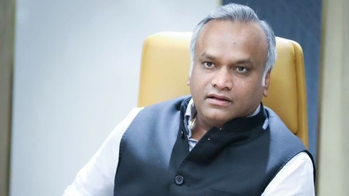 ChekrishnaCk's tweet photo. Right move by Karnataka HM @PriyankKharge sir. 

Now it's compulsory for Bengaluru Pubs to do proper ID verification for customers. 

This is a welcome move as many pubs were allowing underaged teens inside their pubs. 

This will limits the incidents like drink and drive of underaged teens.
