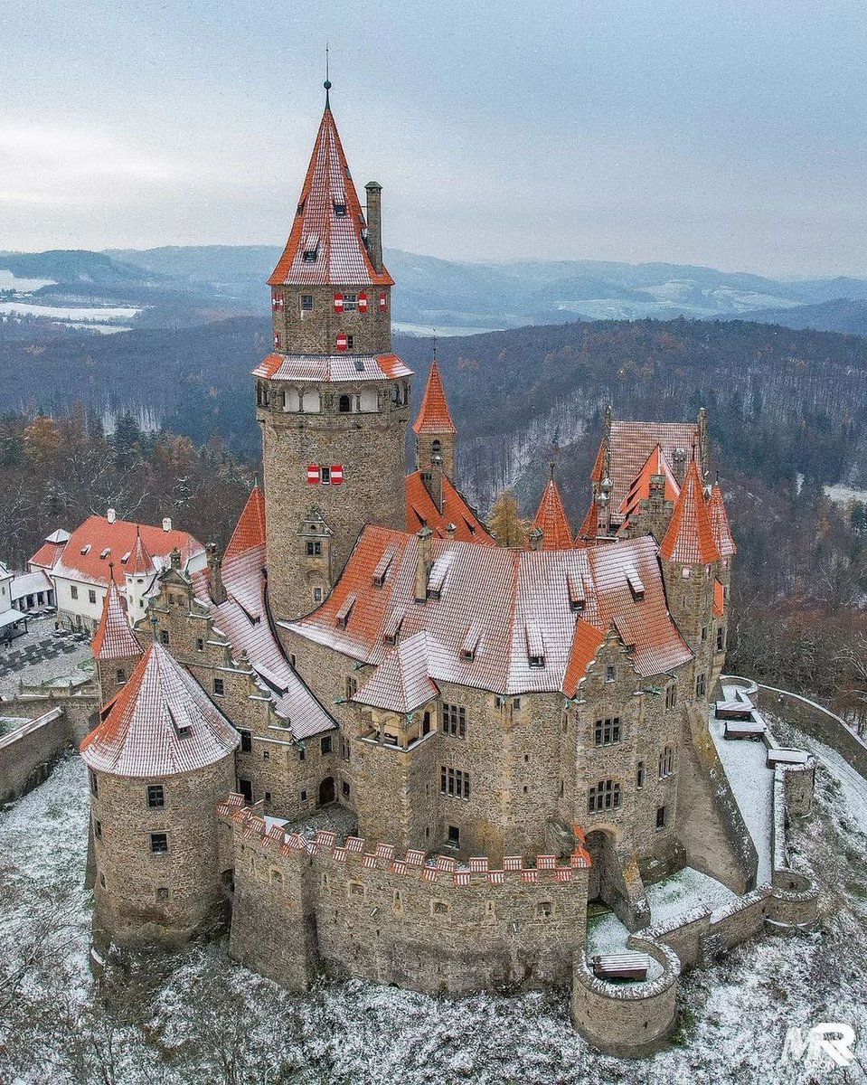 archi_tradition's tweet photo. Bouzov Castle, Czech Republic 🇨🇿 https://t.co/bqtWAZ9G41