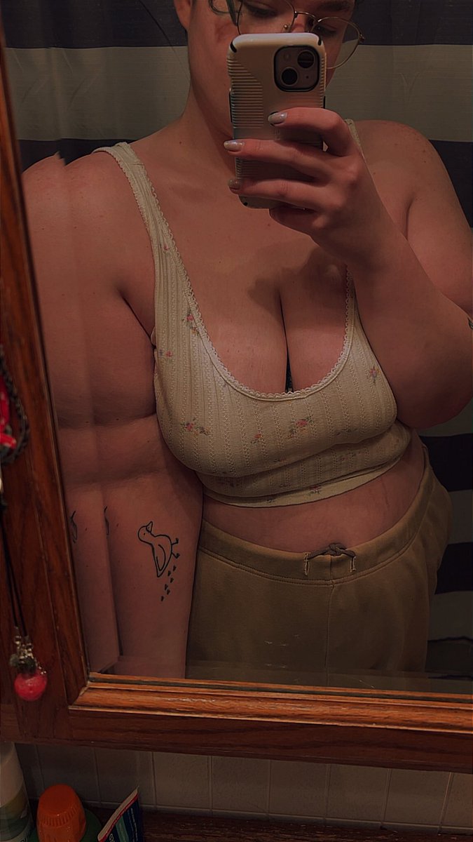 bbwcass2020's tweet photo. Wanna fuck me? #horny #nsfw #nsfwtwt #bigtits #tits #fatass #curvy #curvybabes #nudes #sexy #sext #tattoos #hotbabes #pussy #bwc #dmsopen #cumslut #suckmytits https://t.co/cMFvNz8L5T