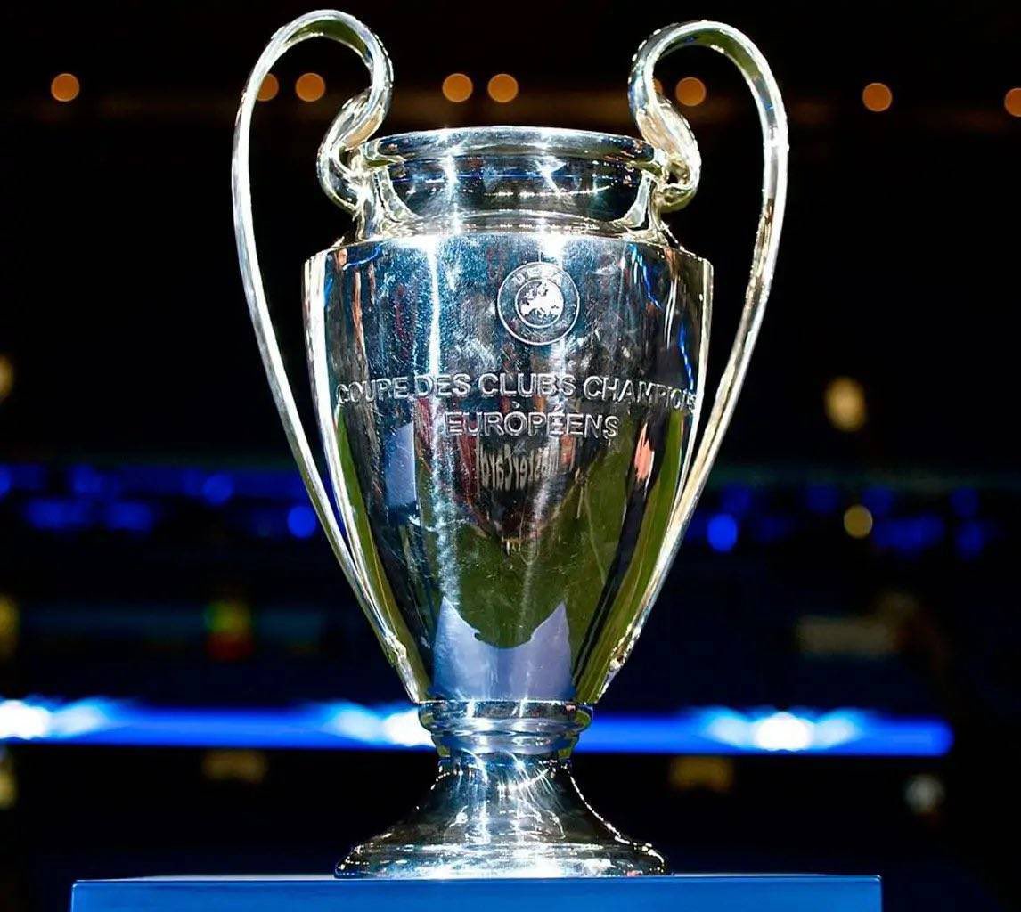 FullTime90X's tweet photo. 🚨🏟️ 𝐉𝐔𝐒𝐓 𝐈𝐍: FC Barcelona are finalising their official bid to host the 2029 UEFA Champions League Final at the newly renovated Spotify Camp Nou! 🔵🔴✨

📄 The club is expected to submit all required documentation to UEFA by Wednesday, with confidence growing around the project.

🏟️ The revamped stadium is set to welcome a staggering 104,600 spectators, which would make it the largest football stadium in Europe 🌍👑

🤝 Barcelona’s bid is reportedly backed by both the Spanish Government 🇪🇸 and the Barcelona City Council, strengthening the club’s chances of securing the prestigious event.

🌟 If approved, the 2029 Champions League Final would mark the return of Europe’s biggest club match to Barcelona and serve as the ultimate showcase for the new Camp Nou.

🔵🔴 Barcelona are aiming to bring the biggest night in club football back home. 🏆✨ #FCBarcelona #UCLFinal #CampNou