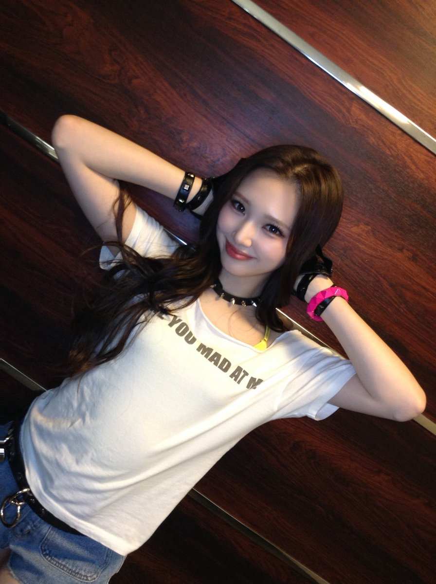 Girls2_official's tweet photo. TBS「CDTVライブ！ライブ！」 
#LDH選抜 ありがとうございました！

T.M.Revolutionさんの「HOT LIMIT」
どうだったかなっ🌴🌺✨
ちょいギャルなHOT LIMIT GIRLとして
全力でパフォーマンス楽しかったぁ〜⭐️⭐️

たくさんのエンタメをお届けできるよう
引き続き頑張りますっ✊🏻✊🏻

綺羅 https://t.co/upHwvhT9t4