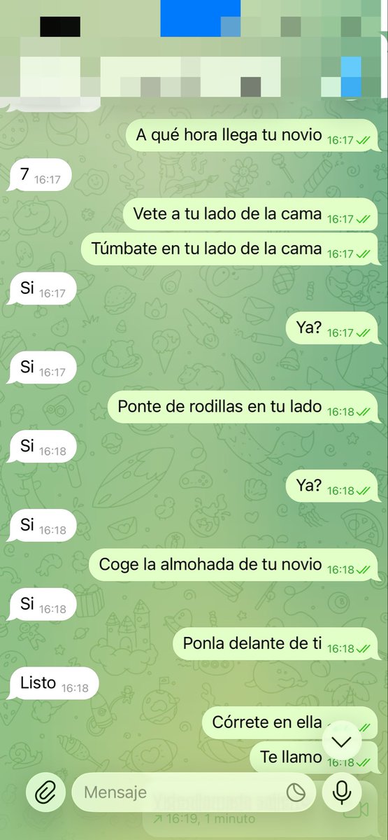AlphaMarccc's tweet photo. 1 min ha tardado en correrse esta zorra en la almohada del cornudo de su novio jajaja https://t.co/QYrOaucEwT
