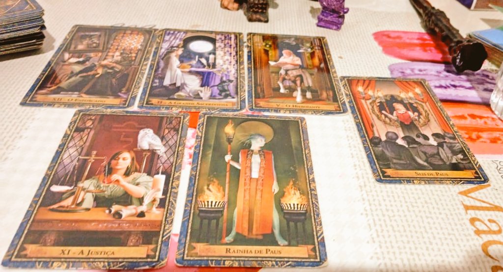 TarotcomAlly's tweet photo. e tenha planejamento para o futuro;
- Você terá vitória sobre uma questão que está bastante difícil no momento mas as energias estão se alinhando a seu favor;

Cartas: O Enforcado, A Sacerdotisa, O Hierofante, A Justiça, Rainha de Paus, Seis de Paus https://t.co/WozJAUBSar