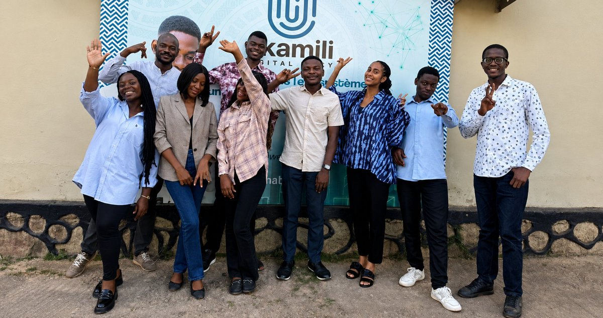 Enabel_en_RDC's tweet photo. À #Lubumbashi, huit (8) jeunes artistes et acteurs culturels accompagnés par notre programme #JeunesseCréative ont transformé leur apprentissage en une initiative concrète :le collectif #NzuriZaKongo, dédié à la promotion des arts, des langues et des expressions culturelles congolaises.
Le collectif offre un espace de collaboration, de formation et de valorisation des talents, tout en contribuant au développement des Industries Culturelles et Créatives en #RDC.
#Actforimpact #JeunesseCréative #CultureRDC #ICC #EntrepreneuriatCulturel  @minculturap_rdc @Enabel_Belgium