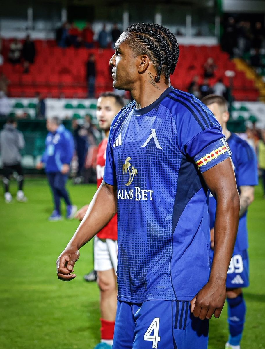 FikreetGul's tweet photo. Trabzonspor, Levski Sofia forması giyen Christian Makoun ile anlaşmak üzere. https://t.co/e4HWBinkip