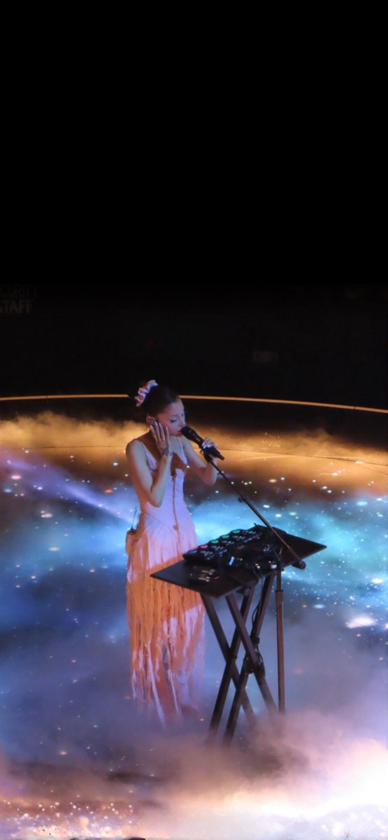honeymoonloc's tweet photo. 🧸 the eternal sunshine tour ꕤ｡˚⋆
ariana grande wallpaper / lockscreen
#honeymoonlockscreen 

tell me what u think about them👇🏻
rt/like if you love it! ♡ https://t.co/OhlacVvMqX