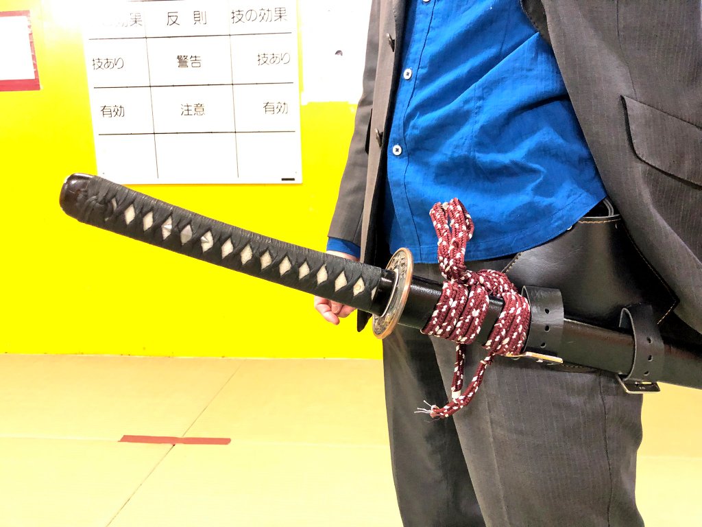 tenshinryu's tweet photo. 刃を下にする天神差し（てんじんざし）だと安定しやすいですね。 https://t.co/vgNL7ptsil