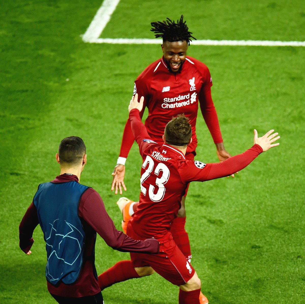 LFC4Ar's tweet photo. 🚨💣 عــاجــل 💣🚨

— ديفوك اوريغي اعلن اعتزاله كرة القدم. 😢 https://t.co/JM53h405qi