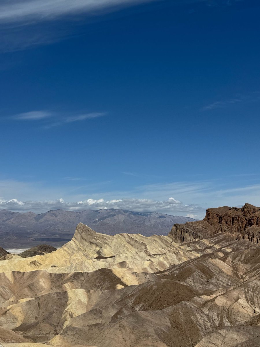 JoJoHall16's tweet photo. Our fifth day in Vegas:

A day trip to Death Valley NP. Now, this deserves a whole story time. 

But I won’t take away from the highlights. It was a beautiful, warm day. The park was stunning and I have quite a story to tell coming out it lol. https://t.co/EUNXVwjBXQ