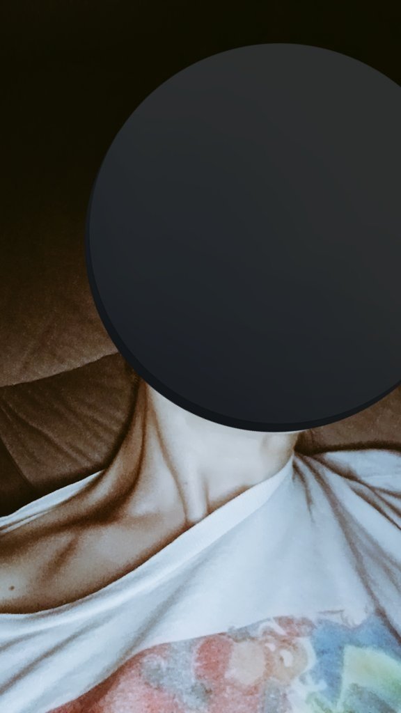 crawlingskins's tweet photo. The actual picture has a horrible Sn*pchat filter on it and is legit horrifying but whatever i look skinny https://t.co/RAsLh7yJkD