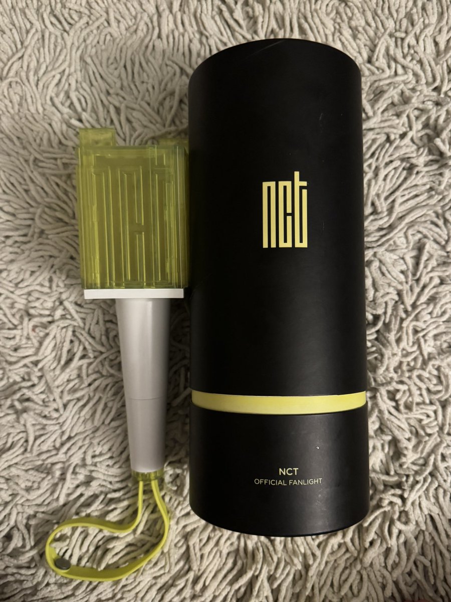 renwookcart's tweet photo. wts lfb ph 

nct lightstick v1 

╰ ₱1000
╰ x sensitive, no issues
╰ used twice ! (the unity, tds3) 
╰ complete inclusions, free batteries

reply / dm if inch 🙇‍♂️ https://t.co/8FYyNJZkaS