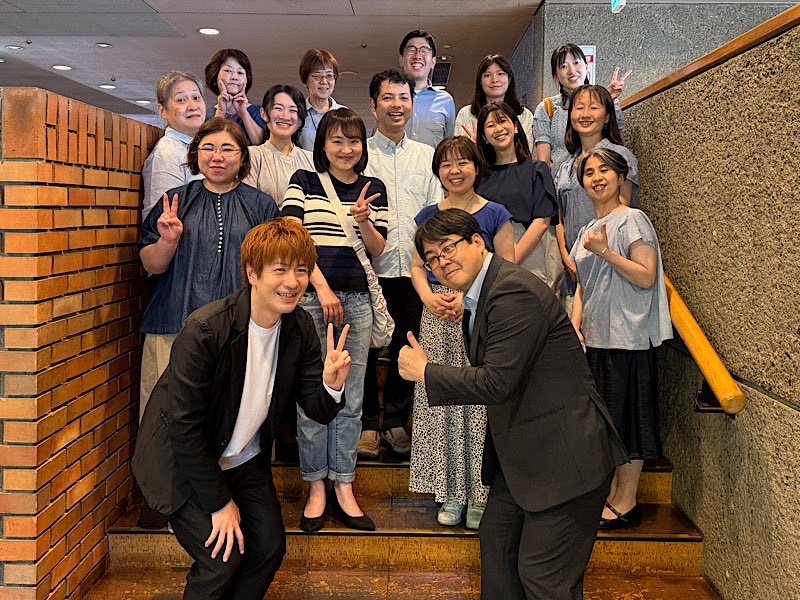 Schu_ichiSono's tweet photo. 先月末、越谷市民合唱音楽祭に「まほろば」のピアノ伴奏で出演させていただきました

個人的に悔しさが多々残っておりますが、お客様や共演者の皆様からの嬉しいお言葉の数々が今後の励みとなり、そして最近揺れていた気持ちに整理も付けられつつあります☺️

🔽詳細はコチラ
https://t.co/lwo7iR037Z https://t.co/9Cq0pjQUh0