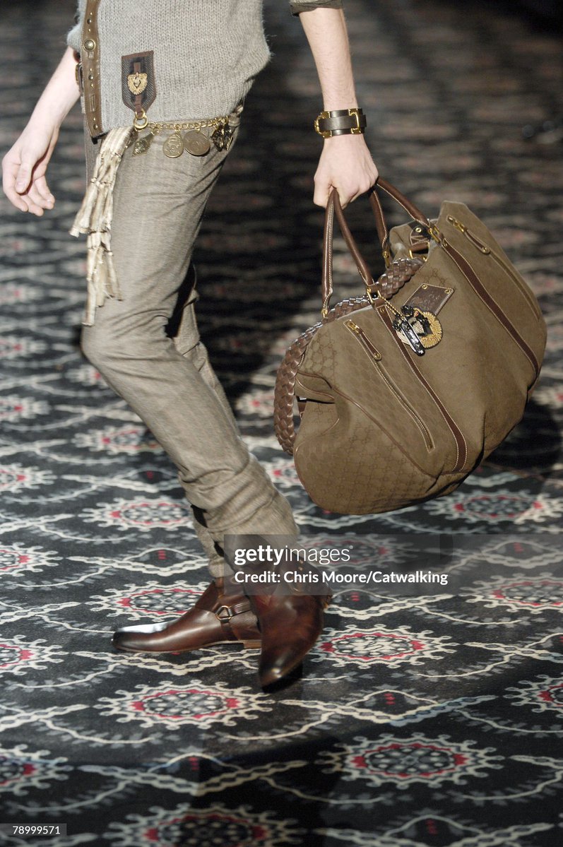 pop2xo's tweet photo. Gucci Fall 2008 Menswear https://t.co/leondwwgck